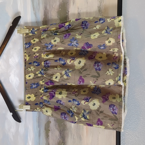 Charlotte Russe Puffy/Full/ Lined Tan Floral Spring/ Summer Skirt Size Small - Picture 1 of 5
